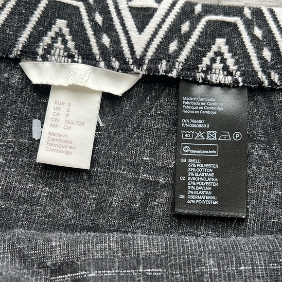H&M Black and White Aztec Print Pencil Skirt Size S - Picture 3 of 7